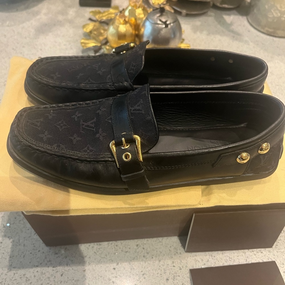 Authentic Louis Vuitton LV  Leather Shoes Flats Slip-on like new - Picture 2 of 6